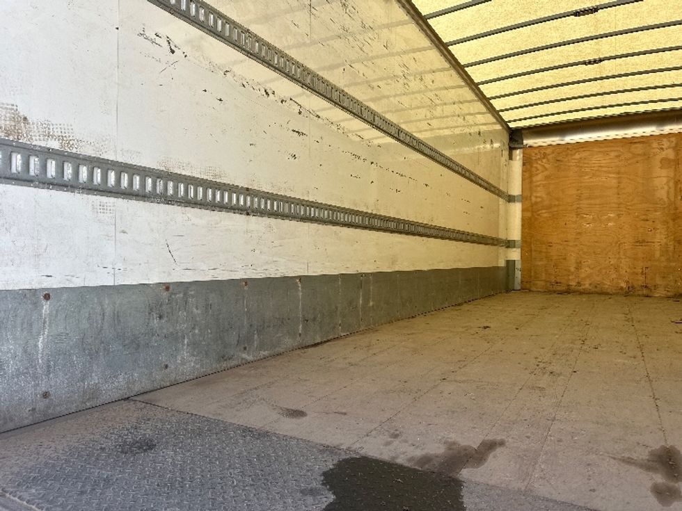 Medium Duty Box Truck-Light and Medium Duty Trucks-Hino-2018-338-Huntington-WV-323,452\n\t\tmiles-$ 20,250 - Image 11