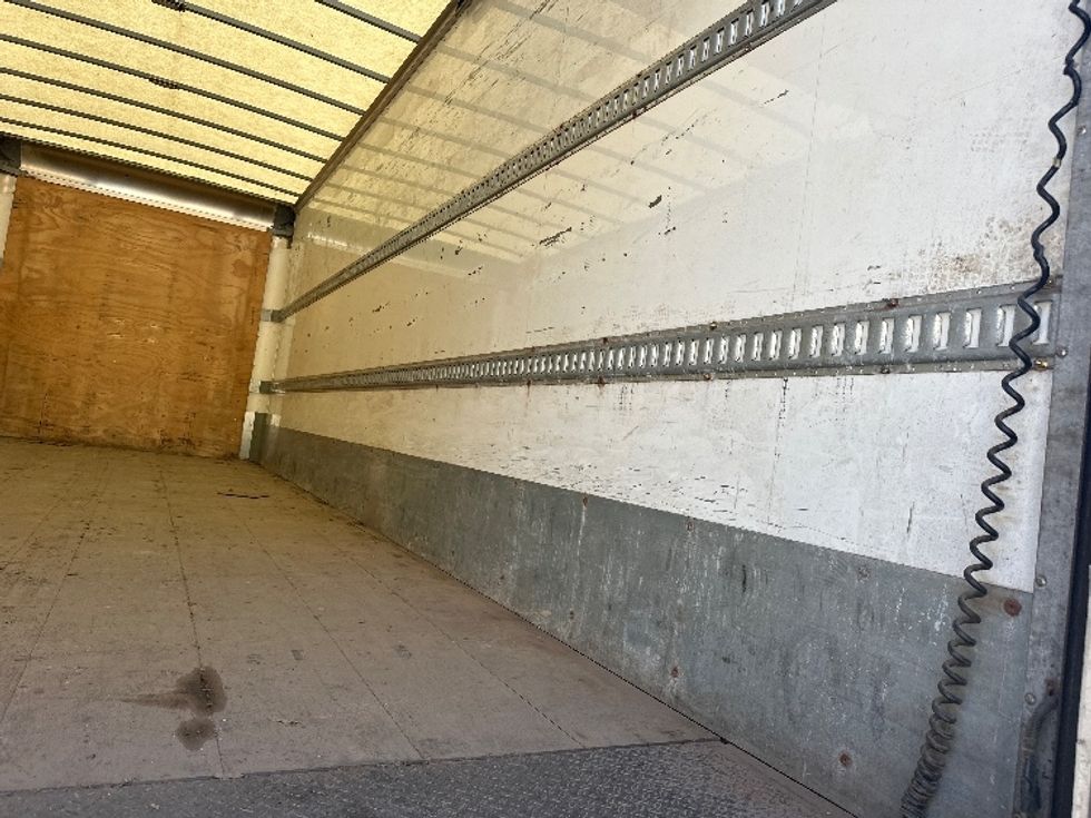 Medium Duty Box Truck-Light and Medium Duty Trucks-Hino-2018-338-Huntington-WV-323,452\n\t\tmiles-$ 20,250 - Image 12