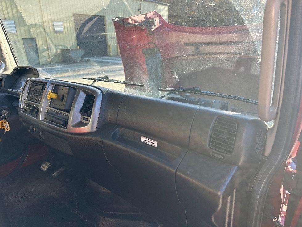 Medium Duty Box Truck-Light and Medium Duty Trucks-Hino-2018-338-Huntington-WV-323,452\n\t\tmiles-$ 20,250 - Image 21