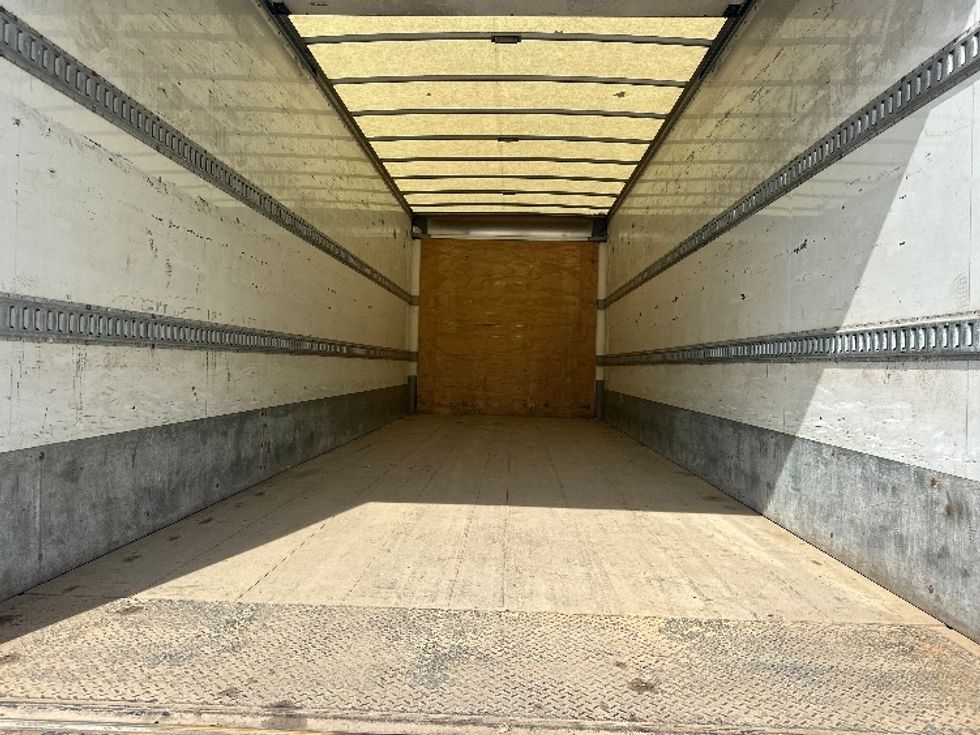 Medium Duty Box Truck-Light and Medium Duty Trucks-Hino-2018-338-Huntington-WV-360,801\n\t\tmiles-$ 20,250 - Image 10