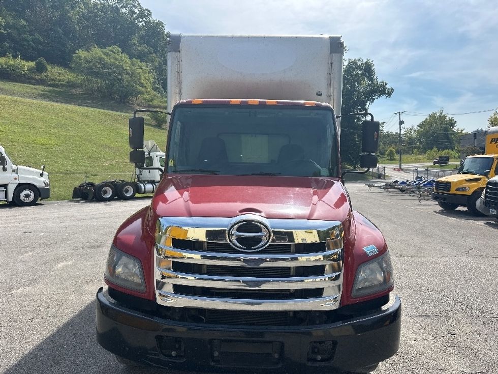Medium Duty Box Truck-Light and Medium Duty Trucks-Hino-2018-338-Huntington-WV-360,801\n\t\tmiles-$ 20,250 - Image 2