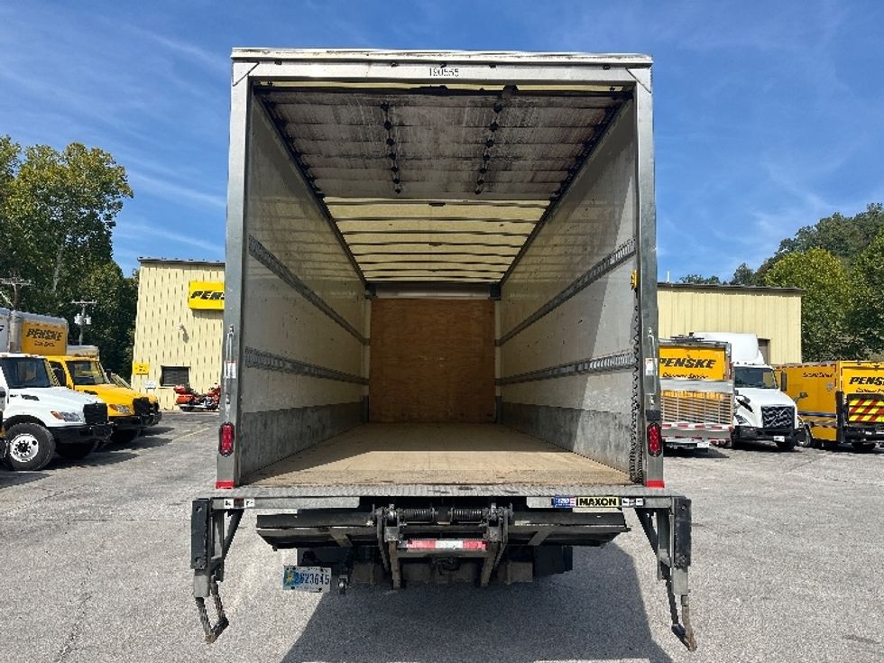 Medium Duty Box Truck-Light and Medium Duty Trucks-Hino-2018-338-Huntington-WV-360,801\n\t\tmiles-$ 20,250 - Image 8