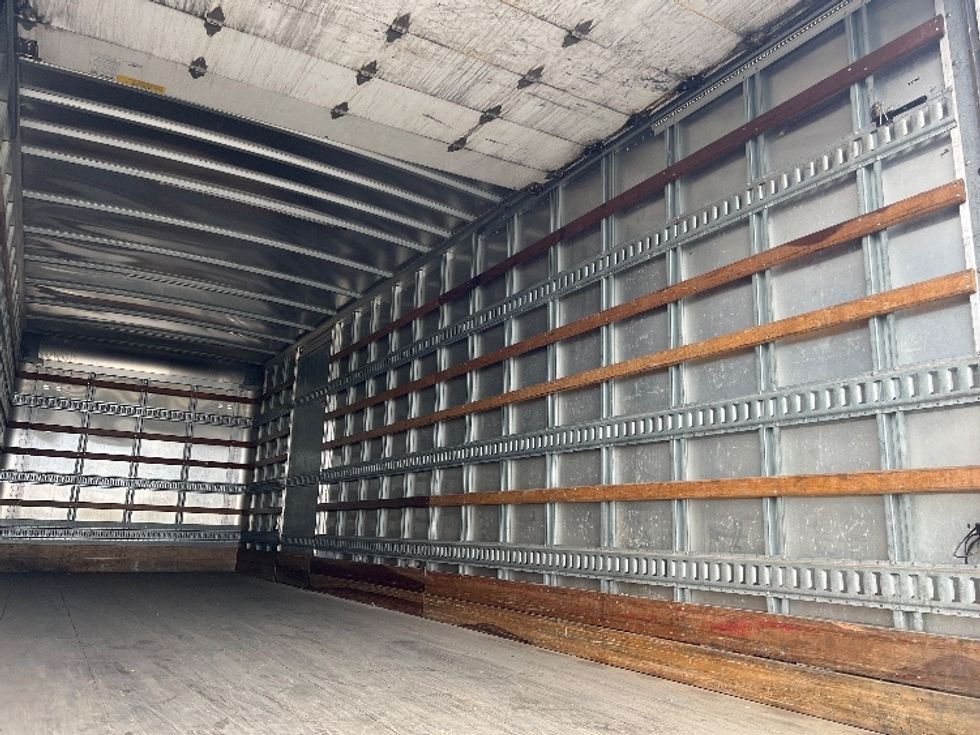 Medium Duty Box Truck-Light and Medium Duty Trucks-Hino-2018-338-Mississauga-ON-187,294\n\t\tkm-$ 66,250 - Image 12