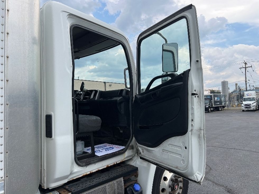 Medium Duty Box Truck-Light and Medium Duty Trucks-Hino-2018-338-Mississauga-ON-187,294\n\t\tkm-$ 66,250 - Image 20