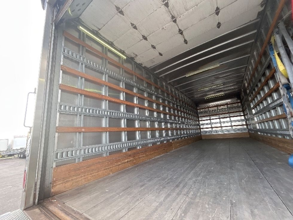 Medium Duty Box Truck-Light and Medium Duty Trucks-Hino-2018-338-Mississauga-ON-224,338\n\t\tkm-$ 64,000 - Image 11