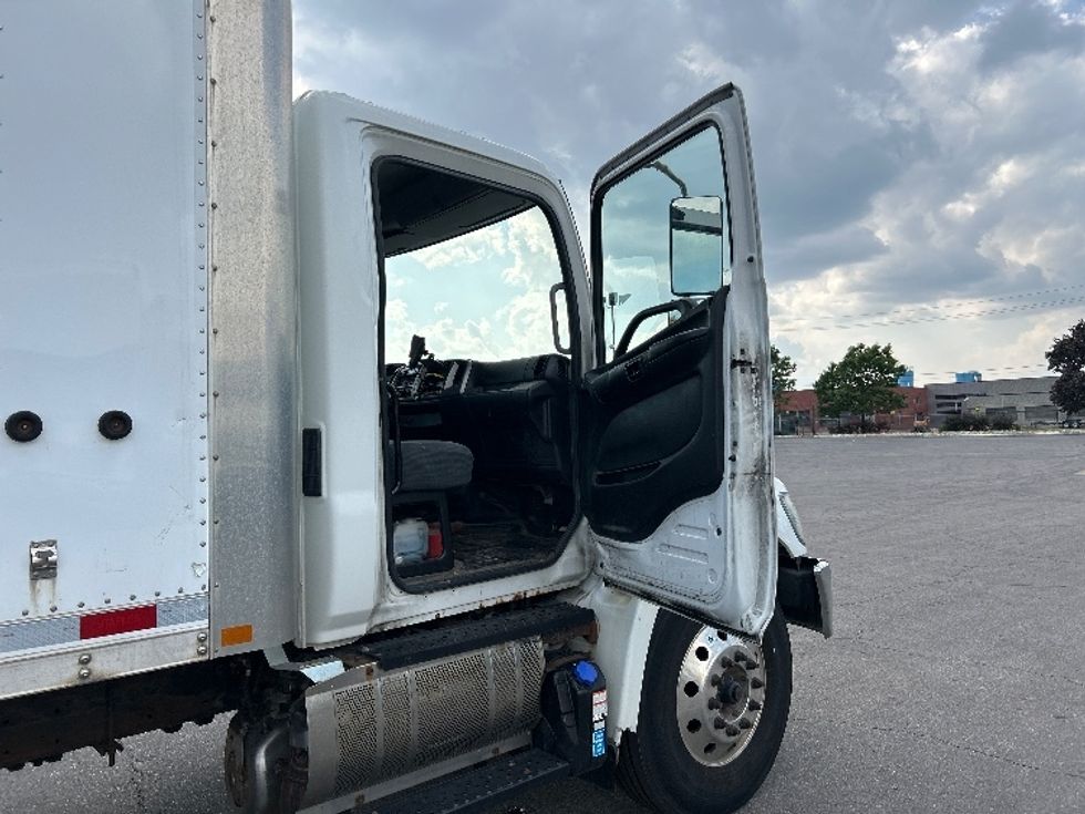 Medium Duty Box Truck-Light and Medium Duty Trucks-Hino-2018-338-Mississauga-ON-224,338\n\t\tkm-$ 64,000 - Image 20