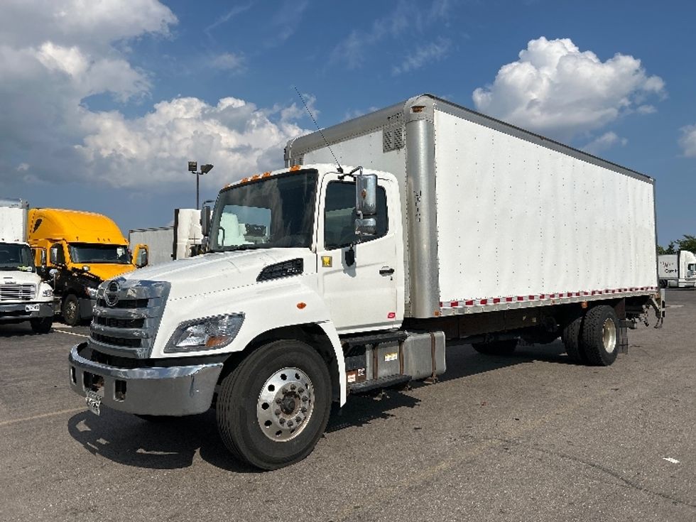 Medium Duty Box Truck-Light and Medium Duty Trucks-Hino-2018-338-Mississauga-ON-224,338\n\t\tkm-$ 64,000 - Image 3