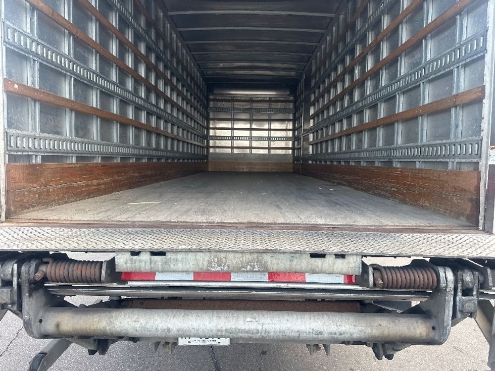 Medium Duty Box Truck-Light and Medium Duty Trucks-Hino-2018-338-Mississauga-ON-225,676\n\t\tkm-$ 64,000 - Image 10