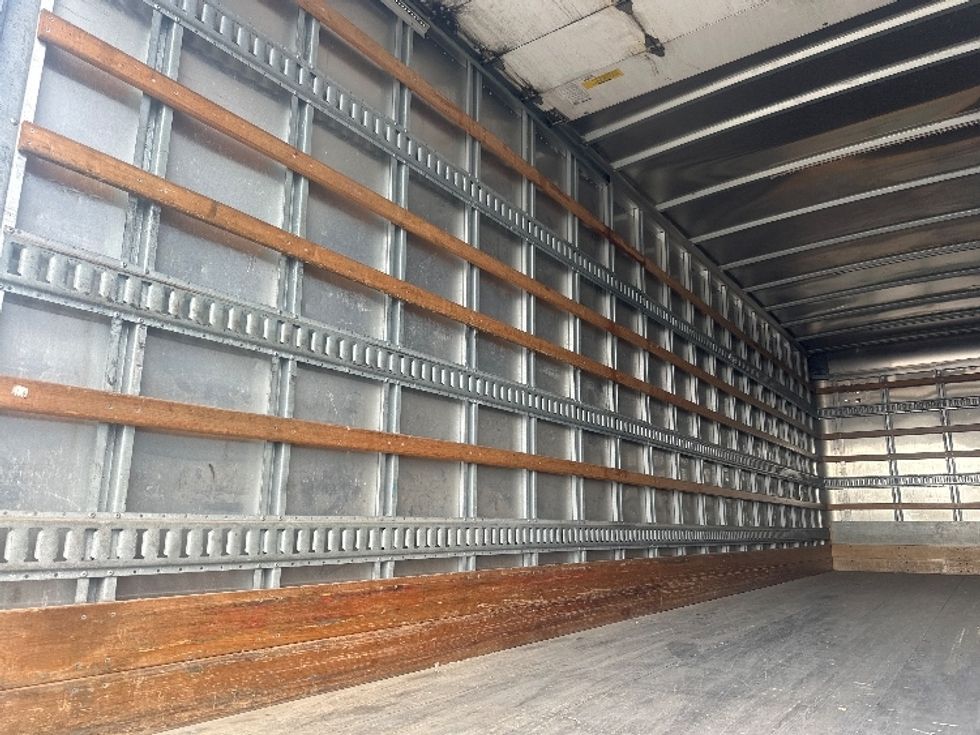 Medium Duty Box Truck-Light and Medium Duty Trucks-Hino-2018-338-Mississauga-ON-225,676\n\t\tkm-$ 64,000 - Image 11