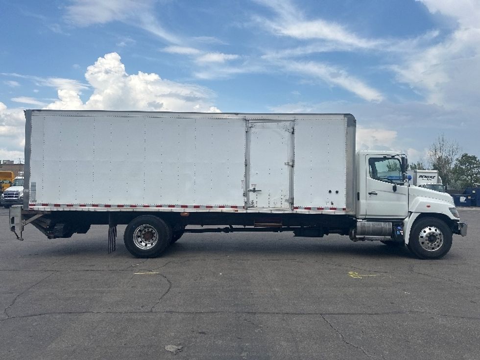 Medium Duty Box Truck-Light and Medium Duty Trucks-Hino-2018-338-Mississauga-ON-225,676\n\t\tkm-$ 64,000 - Image 15