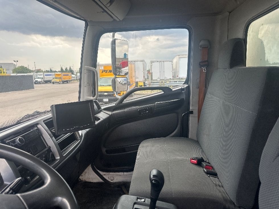 Medium Duty Box Truck-Light and Medium Duty Trucks-Hino-2018-338-Mississauga-ON-225,676\n\t\tkm-$ 64,000 - Image 19