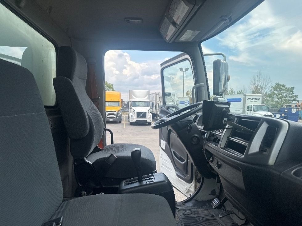 Medium Duty Box Truck-Light and Medium Duty Trucks-Hino-2018-338-Mississauga-ON-225,676\n\t\tkm-$ 64,000 - Image 22