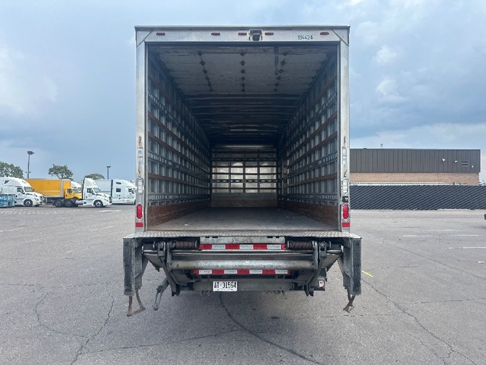 Medium Duty Box Truck-Light and Medium Duty Trucks-Hino-2018-338-Mississauga-ON-225,676\n\t\tkm-$ 64,000 - Image 8