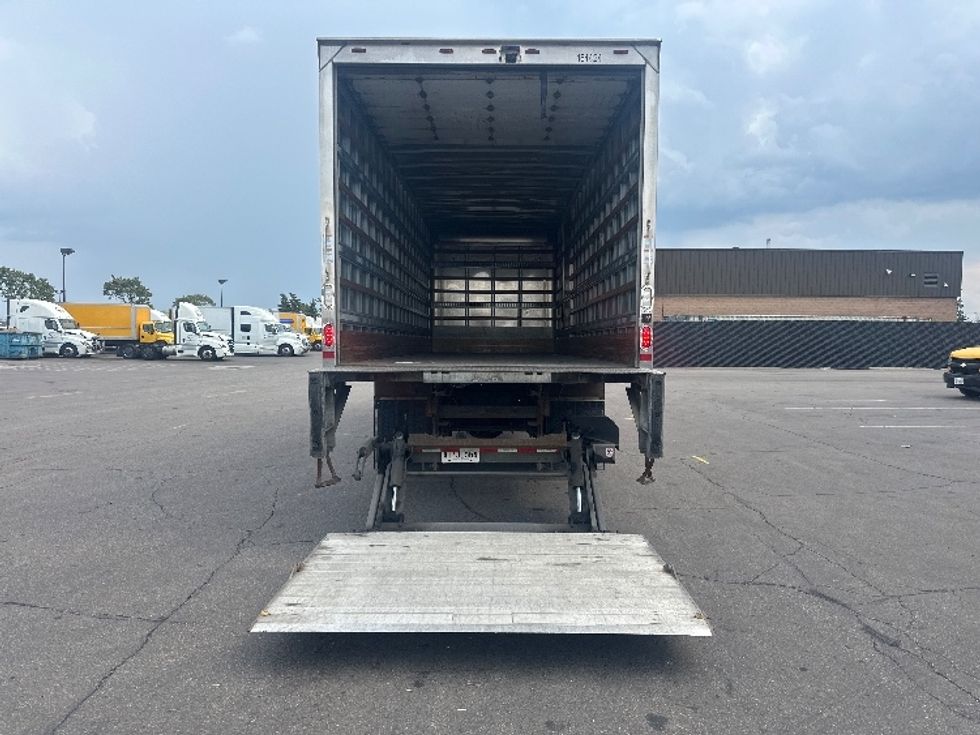 Medium Duty Box Truck-Light and Medium Duty Trucks-Hino-2018-338-Mississauga-ON-225,676\n\t\tkm-$ 64,000 - Image 9