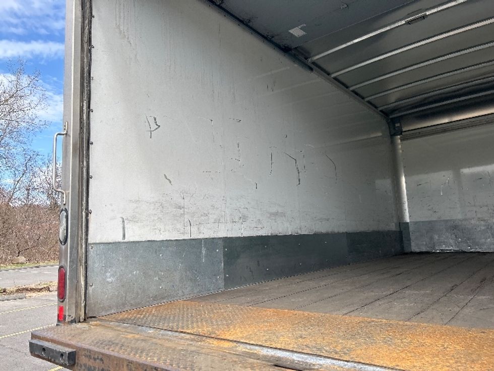 Medium Duty Box Truck-Light and Medium Duty Trucks-Hino-2018-338-Montgomery-NY-61,635\n\t\tmiles-$ 37,250 - Image 11