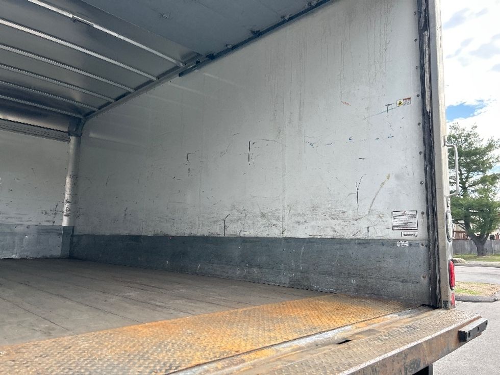 Medium Duty Box Truck-Light and Medium Duty Trucks-Hino-2018-338-Montgomery-NY-61,635\n\t\tmiles-$ 37,250 - Image 12