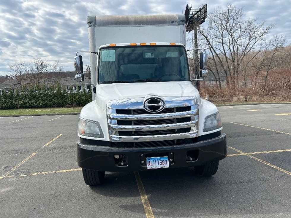 Medium Duty Box Truck-Light and Medium Duty Trucks-Hino-2018-338-Montgomery-NY-61,635\n\t\tmiles-$ 37,250 - Image 2