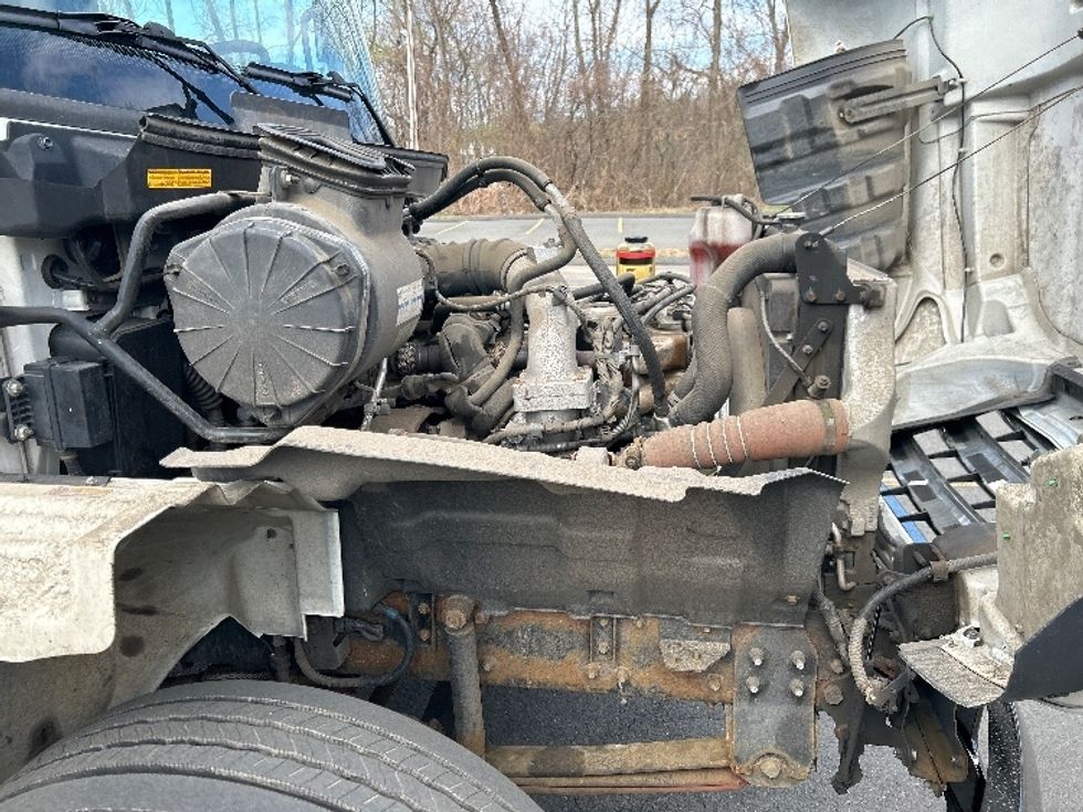 Medium Duty Box Truck-Light and Medium Duty Trucks-Hino-2018-338-Montgomery-NY-61,635\n\t\tmiles-$ 37,250 - Image 23