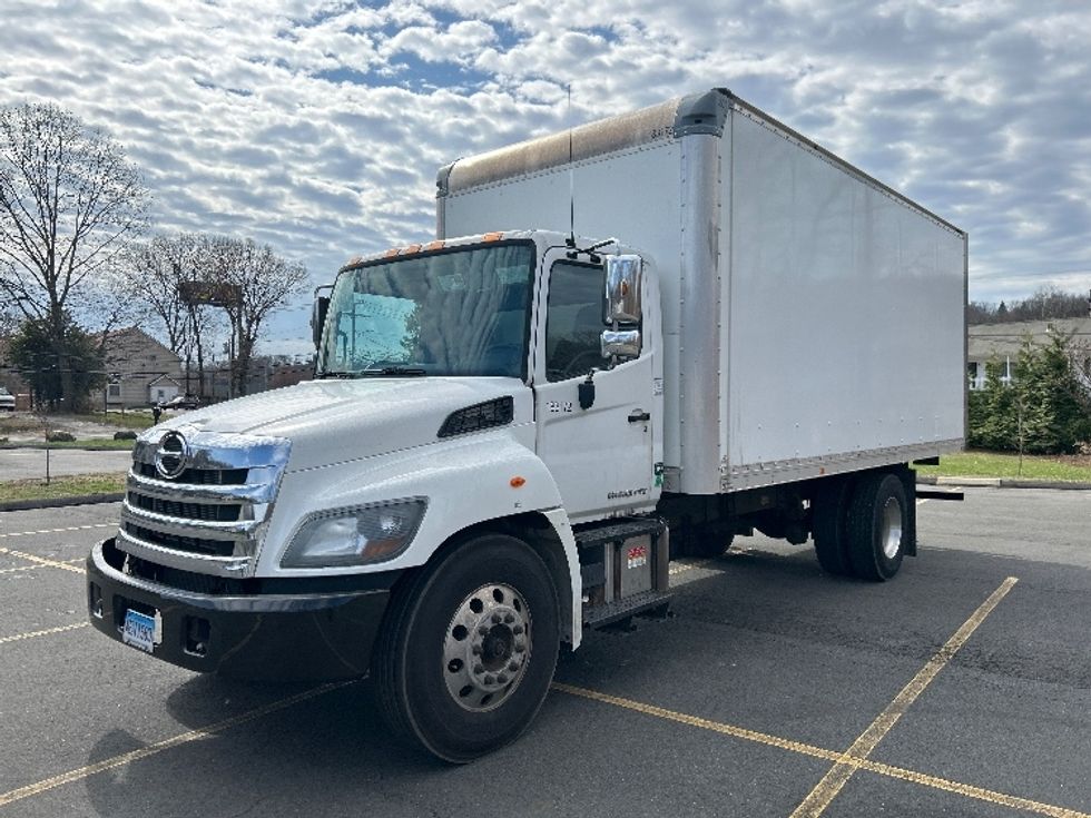 Medium Duty Box Truck-Light and Medium Duty Trucks-Hino-2018-338-Montgomery-NY-61,635\n\t\tmiles-$ 37,250 - Image 3