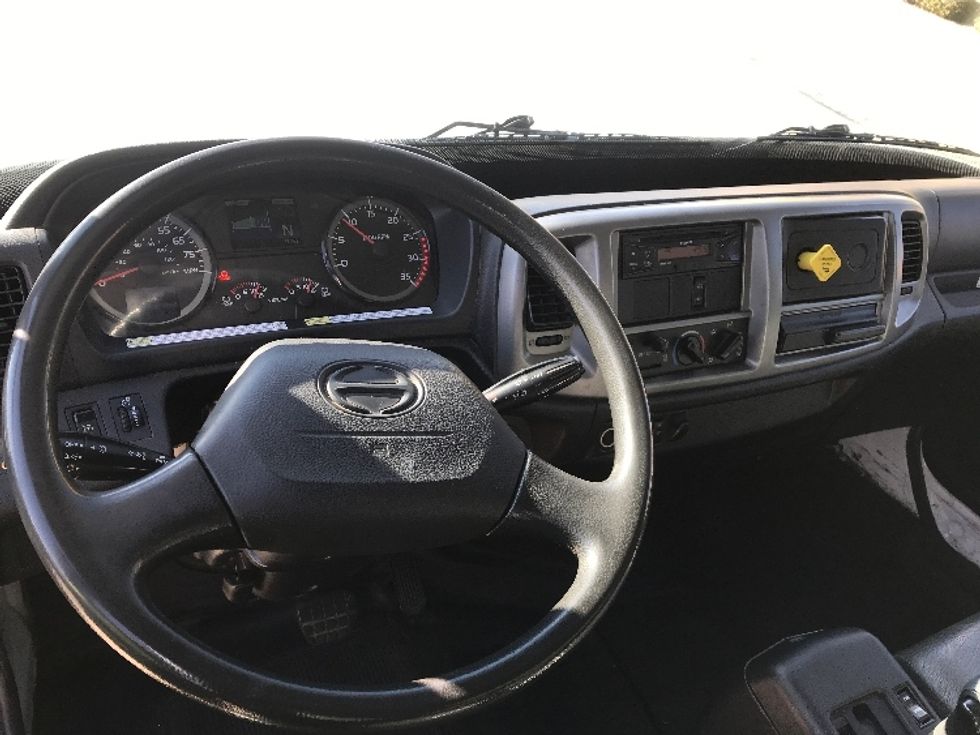 Medium Duty Box Truck-Light and Medium Duty Trucks-Hino-2018-338-San Antonio-TX-368,988\n\t\tmiles-$ 21,000 - Image 18