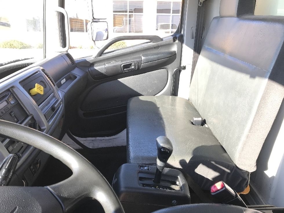 Medium Duty Box Truck-Light and Medium Duty Trucks-Hino-2018-338-San Antonio-TX-368,988\n\t\tmiles-$ 21,000 - Image 19