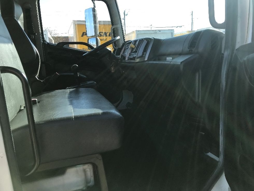 Medium Duty Box Truck-Light and Medium Duty Trucks-Hino-2018-338-San Antonio-TX-368,988\n\t\tmiles-$ 21,000 - Image 20