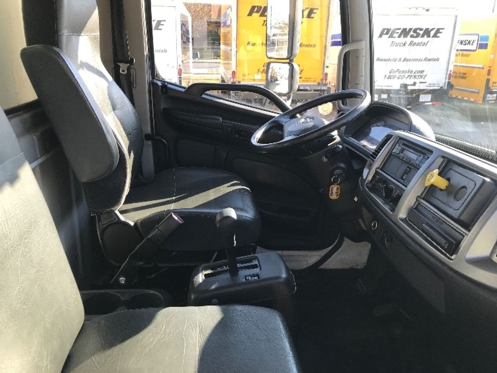 Medium Duty Box Truck-Light and Medium Duty Trucks-Hino-2018-338-San Antonio-TX-368,988\n\t\tmiles-$ 21,000 - Image 22