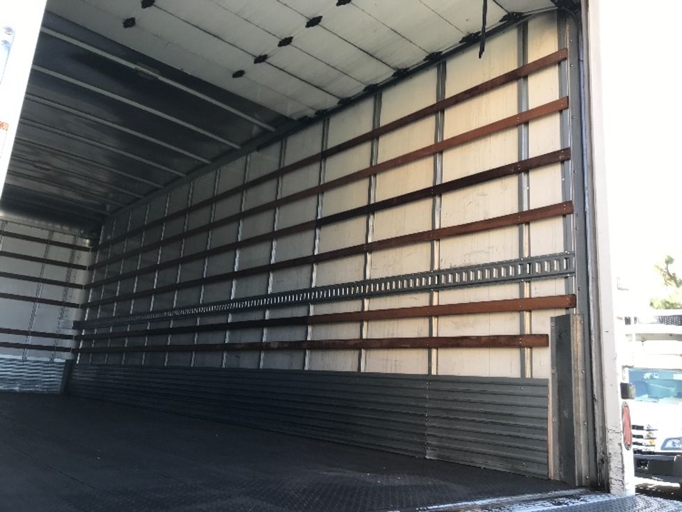 Medium Duty Box Truck-Light and Medium Duty Trucks-Hino-2018-338-Torrance-CA-164,840\n\t\tmiles-$ 38,500 - Image 12