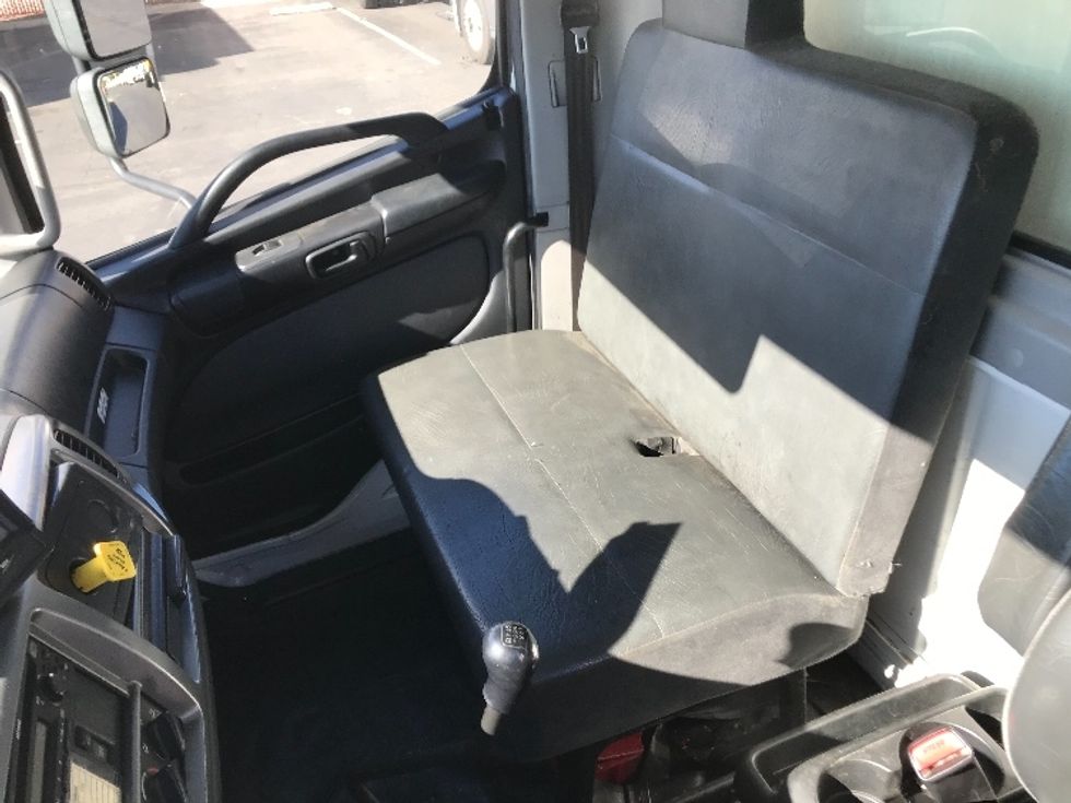 Medium Duty Box Truck-Light and Medium Duty Trucks-Hino-2018-338-Torrance-CA-164,840\n\t\tmiles-$ 38,500 - Image 16