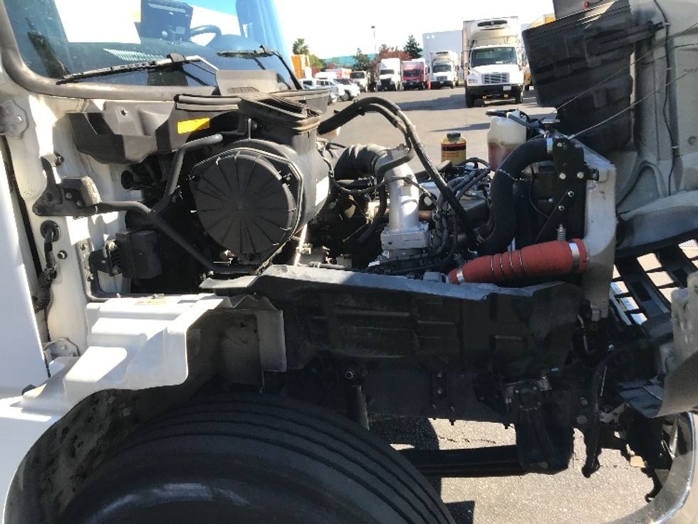 Medium Duty Box Truck-Light and Medium Duty Trucks-Hino-2018-338-Torrance-CA-164,840\n\t\tmiles-$ 38,500 - Image 23