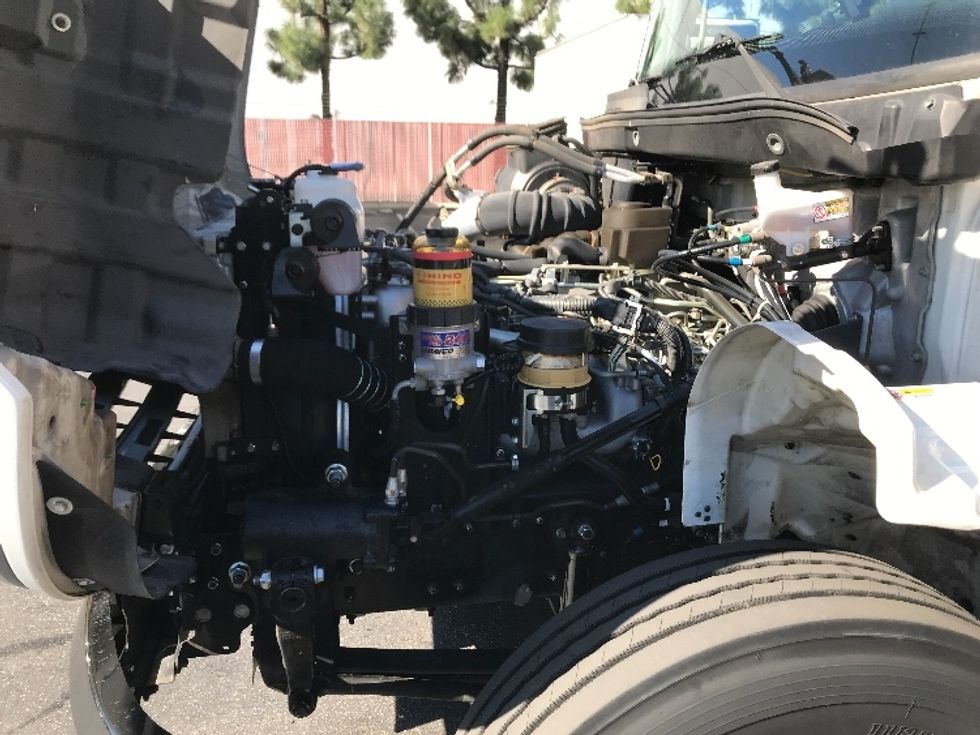 Medium Duty Box Truck-Light and Medium Duty Trucks-Hino-2018-338-Torrance-CA-164,840\n\t\tmiles-$ 38,500 - Image 24