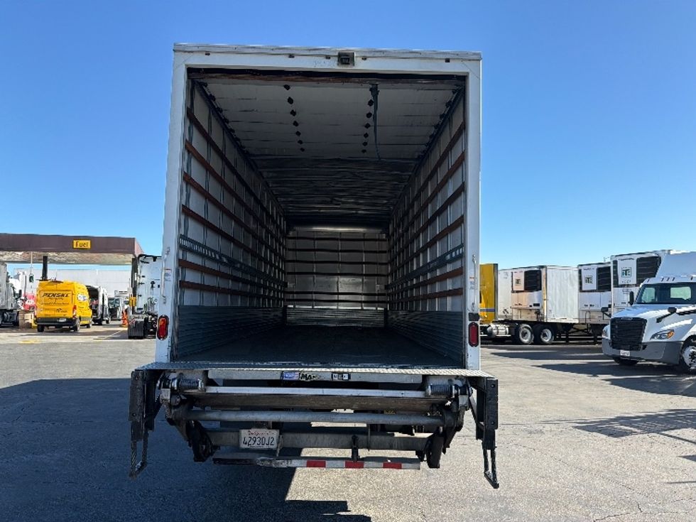 Medium Duty Box Truck-Light and Medium Duty Trucks-Hino-2018-338-Torrance-CA-164,840\n\t\tmiles-$ 38,500 - Image 8