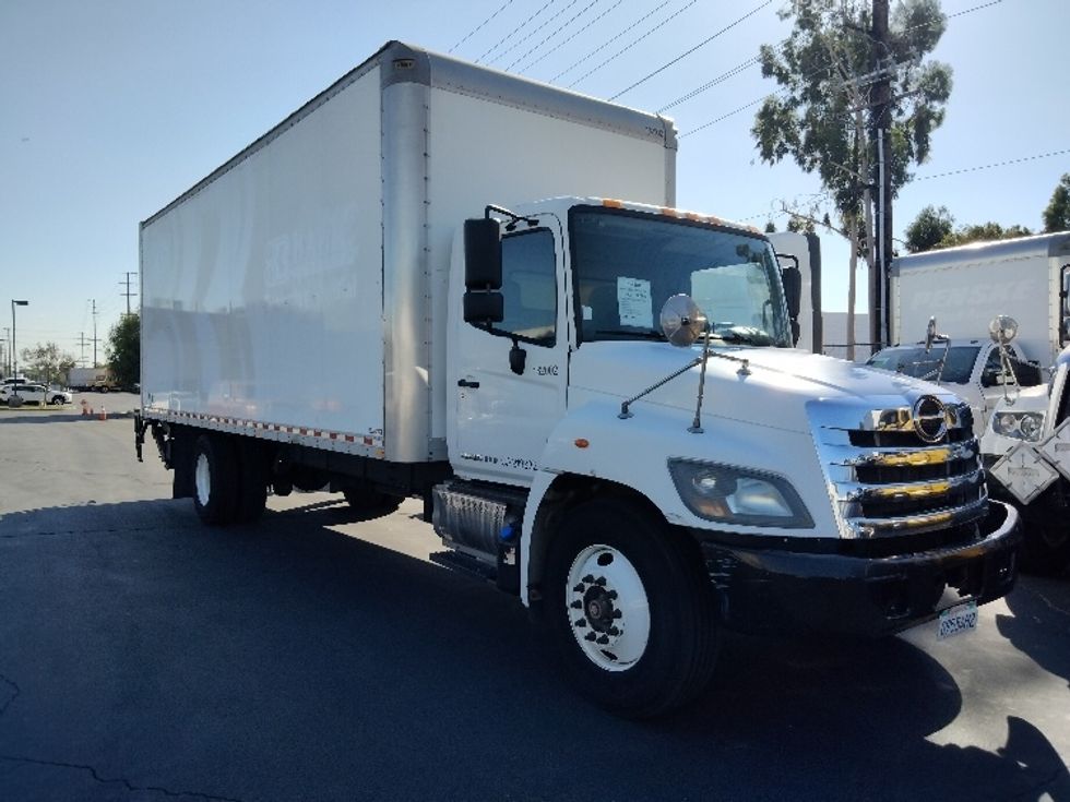 Medium Duty Box Truck-Light and Medium Duty Trucks-Hino-2018-338-Torrance-CA-199,539\n\t\tmiles-$ 35,750 - Image 1