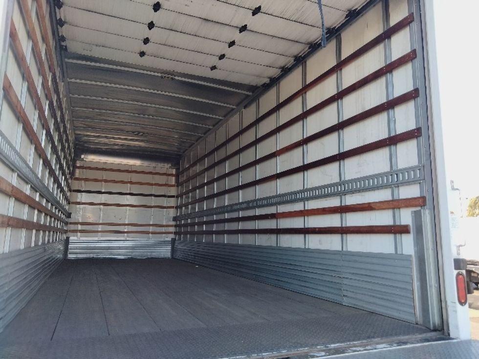 Medium Duty Box Truck-Light and Medium Duty Trucks-Hino-2018-338-Torrance-CA-199,539\n\t\tmiles-$ 35,750 - Image 12