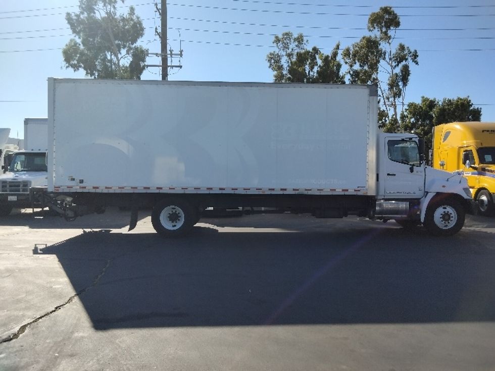 Medium Duty Box Truck-Light and Medium Duty Trucks-Hino-2018-338-Torrance-CA-199,539\n\t\tmiles-$ 35,750 - Image 15