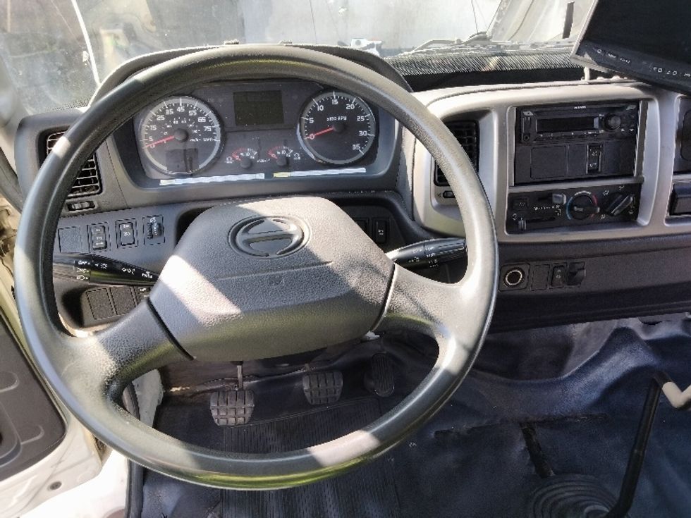 Medium Duty Box Truck-Light and Medium Duty Trucks-Hino-2018-338-Torrance-CA-199,539\n\t\tmiles-$ 35,750 - Image 18