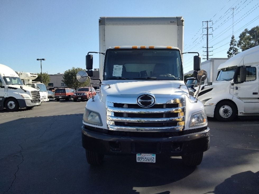 Medium Duty Box Truck-Light and Medium Duty Trucks-Hino-2018-338-Torrance-CA-199,539\n\t\tmiles-$ 35,750 - Image 2