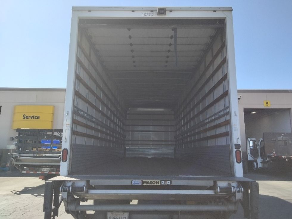Medium Duty Box Truck-Light and Medium Duty Trucks-Hino-2018-338-Torrance-CA-199,539\n\t\tmiles-$ 35,750 - Image 8