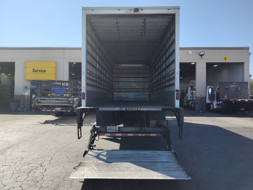 Medium Duty Box Truck-Light and Medium Duty Trucks-Hino-2018-338-Torrance-CA-199,539\n\t\tmiles-$ 35,750 - Image 9