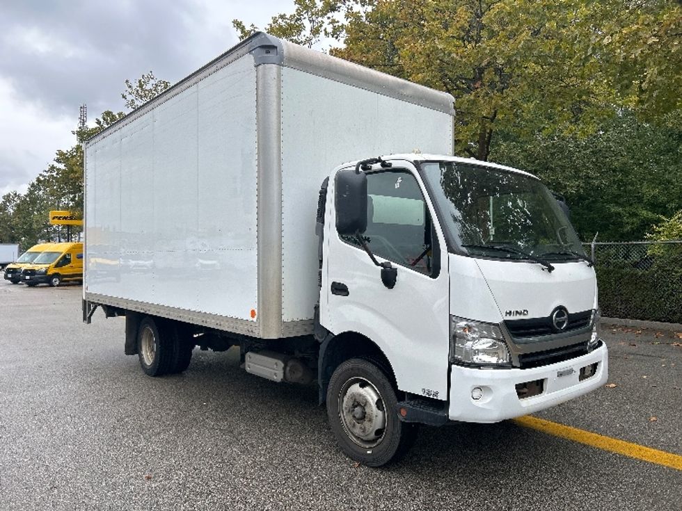 Medium Duty Box Truck-Light and Medium Duty Trucks-Hino-2019-195-Abbotsford-BC-247,806\n\t\tkm-$ 44,250 - Image 1