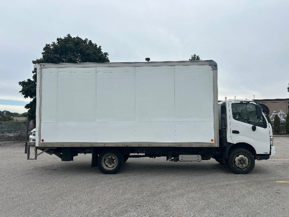Medium Duty Box Truck-Light and Medium Duty Trucks-Hino-2019-195-Abbotsford-BC-247,806\n\t\tkm-$ 44,250 - Image 15