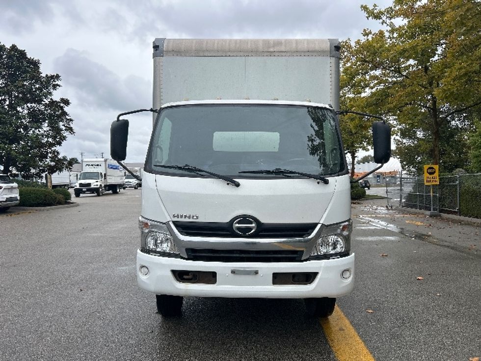 Medium Duty Box Truck-Light and Medium Duty Trucks-Hino-2019-195-Abbotsford-BC-247,806\n\t\tkm-$ 44,250 - Image 2