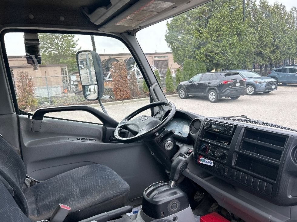 Medium Duty Box Truck-Light and Medium Duty Trucks-Hino-2019-195-Abbotsford-BC-247,806\n\t\tkm-$ 44,250 - Image 22