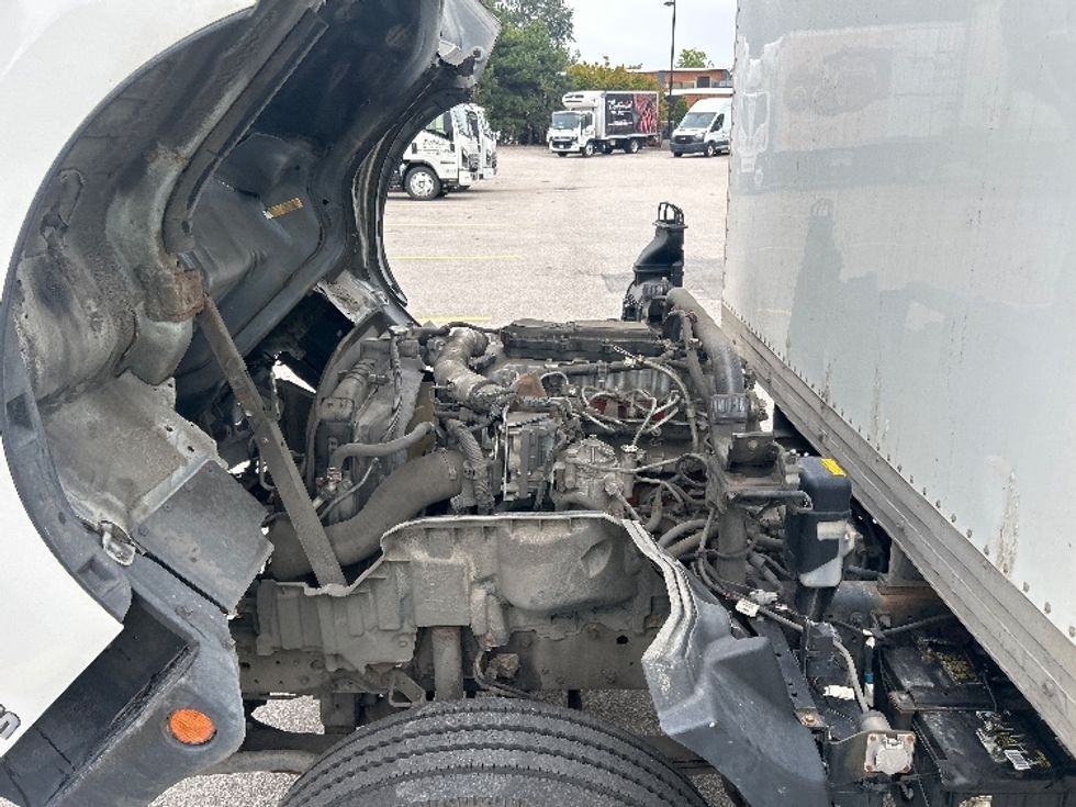 Medium Duty Box Truck-Light and Medium Duty Trucks-Hino-2019-195-Abbotsford-BC-247,806\n\t\tkm-$ 44,250 - Image 24