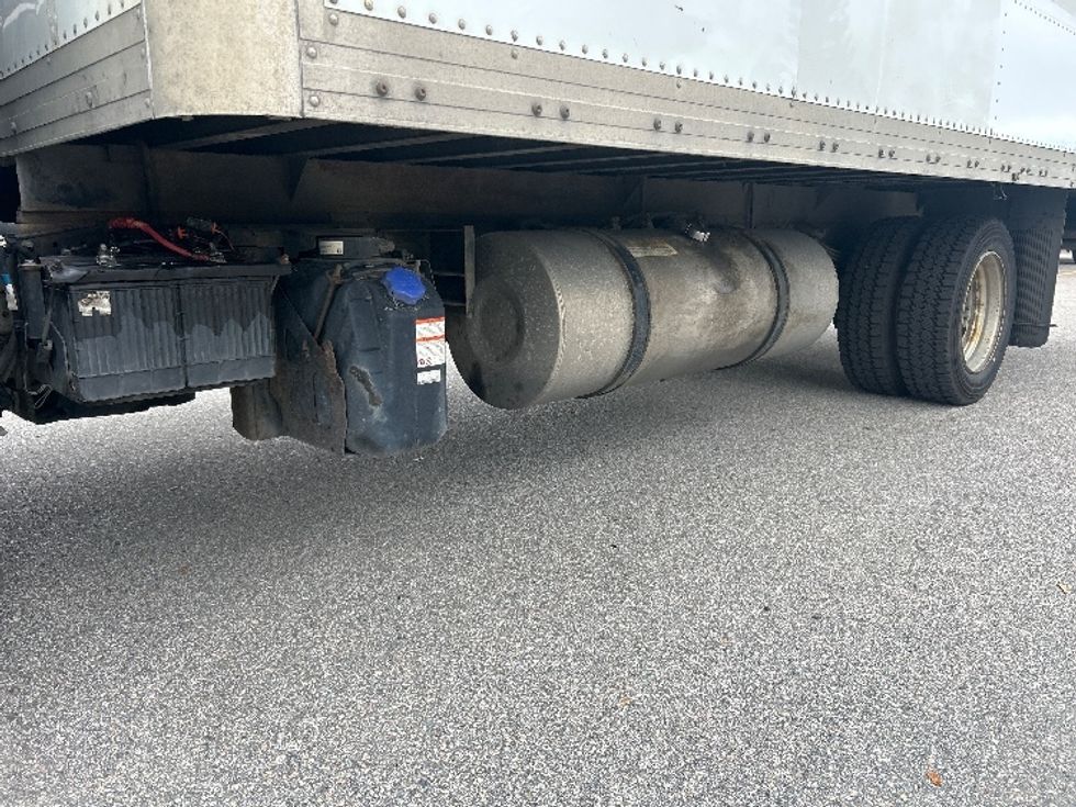 Medium Duty Box Truck-Light and Medium Duty Trucks-Hino-2019-195-Abbotsford-BC-247,806\n\t\tkm-$ 44,250 - Image 5
