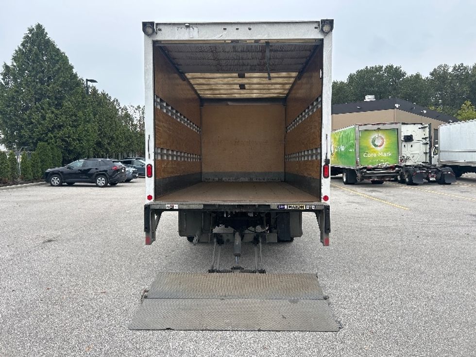 Medium Duty Box Truck-Light and Medium Duty Trucks-Hino-2019-195-Abbotsford-BC-247,806\n\t\tkm-$ 44,250 - Image 9