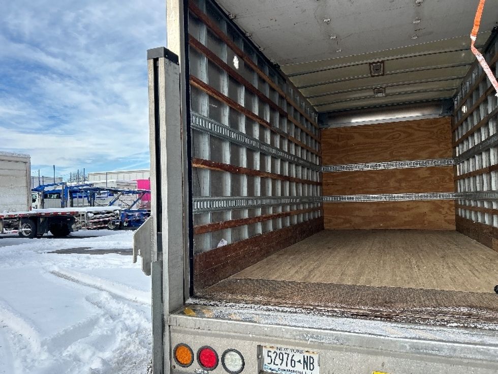 Medium Duty Box Truck-Light and Medium Duty Trucks-Hino-2019-195-Albany-NY-111,427\n\t\tmiles-$ 35,750 - Image 11