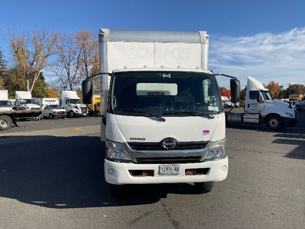 Medium Duty Box Truck-Light and Medium Duty Trucks-Hino-2019-195-Albany-NY-111,427\n\t\tmiles-$ 35,750 - Image 2