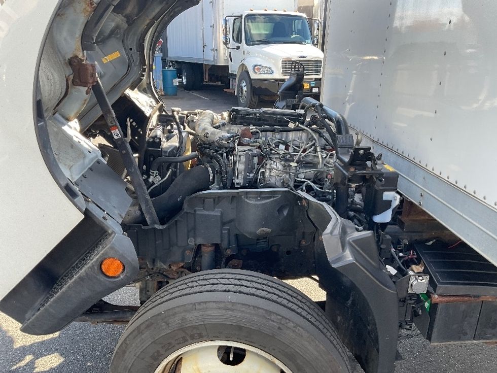 Medium Duty Box Truck-Light and Medium Duty Trucks-Hino-2019-195-Albany-NY-111,427\n\t\tmiles-$ 35,750 - Image 24
