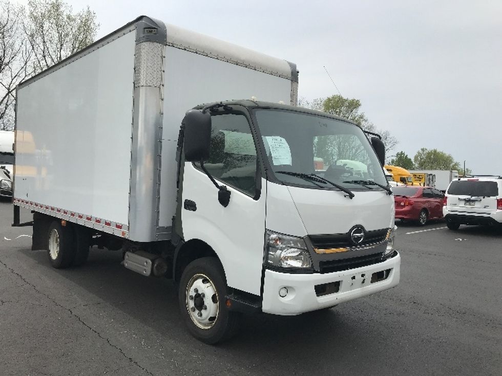 Medium Duty Box Truck-Light and Medium Duty Trucks-Hino-2019-195-Bensalem-PA-154,756\n\t\tmiles-$ 34,250 - Image 1